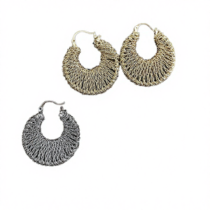 Boucles d'oreilles créoles texturées réfléchissantes pour femmes, en acier inoxydable doré, design en spirale, bijoux de fête modernes, idées cadeaux - Product Image 4