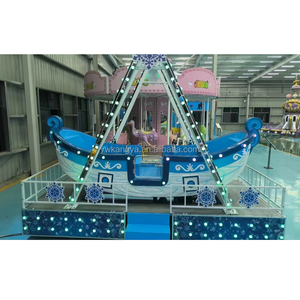 Manège pour enfants robuste en fibre de verre et métal, pour usage intérieur/extérieur, modèle Mini <span class=keywords><strong>Pirate</strong></span>, type bateau balançoire, monté sur remorque - Product Image 1
