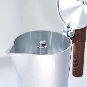 Cafetière à espresso portable professionnelle en aluminium avec poignée en bois et double valve - Product Image 3