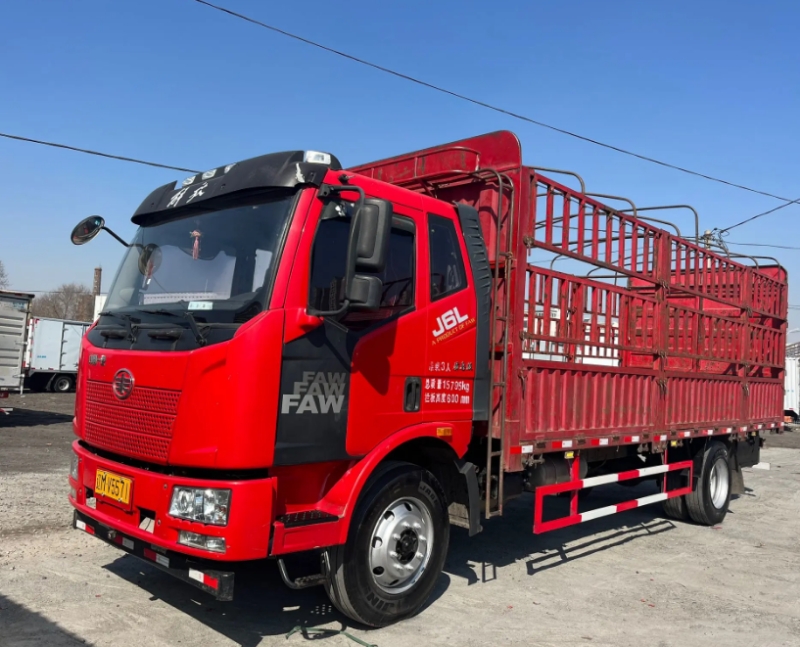 Подержанный Грузовик FAW Jiefang J6L 6,7 метров 180 лошадиных сил