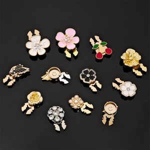 Boutons de chemise de luxe en métal avec strass, motif floral, perle, fleur et papillon, pour la décoration de vêtements féminins - Product Image 5