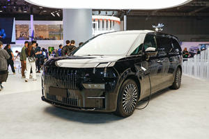 Kaufen Sie Zeekr 009 Large Space Adult Electric MPV Auto 5-türig 6-Sitz 702KM Long Range New China Elektro fahrzeug in Pakistan - Product Image 3