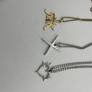 Collana con Ciondolo Personalizzato in Acciaio Inossidabile, Gioielli su Misura in Argento Puro, Lettere Tridimensionali 3D Incastonate di Diamanti - Product Image 3