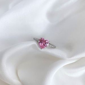 Bague de promesse Dylam Luxury pour femme, bijoux fins en argent sterling 925 plaqué rhodium, zircone cubique 5A CZ rose, forme cœur baguette - Product Image 3