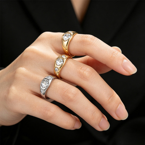 Elegante Anillo de Tres Corazones de Acero Inoxidable 316L para Mujer, Circonia Cúbica <span class=keywords><strong>AAA</strong></span>, Chapado en Oro de 18K, Resistente al Agua, Joyería Romántica con Corazón Gratis - Product Image 4
