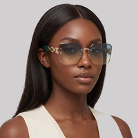 1004 Nouvelles Lunettes de Soleil Femme Sans Monture Style Luxe Léger UV400 Carrées PC Tendance Classique Universelles Gafas De Sol