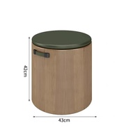 Tables et chaises de restaurant en bois massif avec un design moderne, une construction durable, des caractéristiques écologiques et un nettoyage facile
