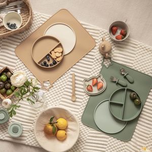Manteles de Silicona al por Mayor con Tapete Antideslizante para Mesa de Comedor, Tapete de Grado Alimenticio para Bebés - Product Image 4