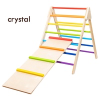 Structure d'escalade intérieure en cristal avec toboggan combiné, structure d'escalade triangulaire, structure d'escalade sur roche, structure de fitness arc-en-ciel, balançoire à bascule en bois