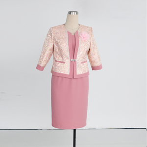 Robe de bureau et d'église formelle rose à imprimé floral contrastant avec strass, anti-plis, longueur genou, deux pièces, grande taille pour femme - Product Image 1