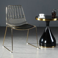 Chaise élégante en fil de fer-Cadre durable en fil de fer, design moderne, sièges confortables pour la maison, le bureau et les espaces extérieurs