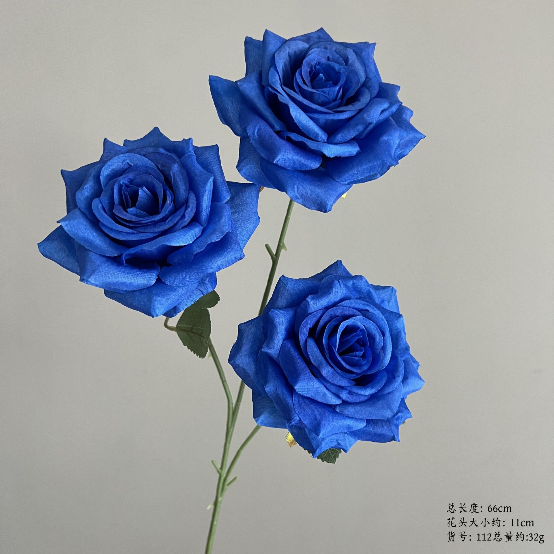 Article n° 112  3 diamants  bleu saphir