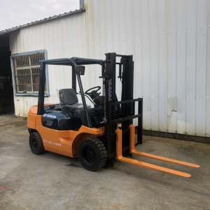 Large-Capacity Internal Combustion 2.5t/3ton <b>Forklift</b> Toyota FD25 Original Diesel Engine Japan Hydraulic Series - Product Image 5