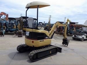 Second-Hand CAT301.5 Hydraulic Excavator, Made Japan, CE Certified, EPR Germany Packing, Ideal for Small-Scale Projects - Product Image 3