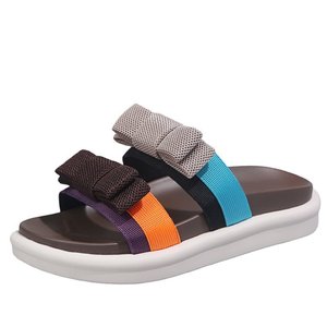 <span class=keywords><strong>Ciabatte</strong></span> da Donna alla Moda con Suola <span class=keywords><strong>in</strong></span> <span class=keywords><strong>Gomma</strong></span> e Fiocco <span class=keywords><strong>in</strong></span> Tessuto di Alta Qualità - Product Image 1