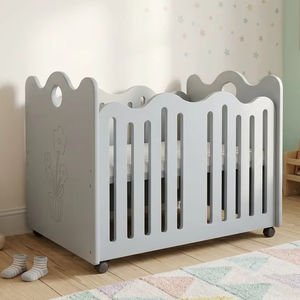 Cuna de Madera Resistente para Bebés, 40 kg, Material de Abeto Europeo, Color Gris Claro, Estilo Escandinavo Moderno, con Ruedas - Product Image 1