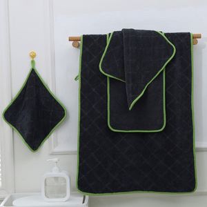 Serviette de lavage de voiture double face tressée, absorbante, sans peluches, pour le nettoyage des surfaces. - Product Image 1