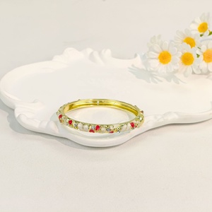 Nueva Pulsera de Cadena y Eslabones de Aleación con Flores de Ciruelo y Zirconia, Chapada en Oro, Diseño Retro de Cuatro Hojas para Mujer - Product Image 6