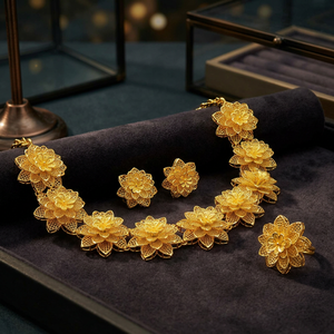 Collares Cortos de Oro Laminado de 14K, 18K, 24K al por Mayor, Collares con Diseño Floral Tradicional, Conjunto de Collares de Moda de Latón Dorado - Product Image 4
