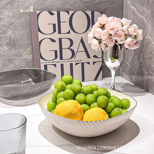 Plato de fruta minimalista de plástico transparente para el hogar, bandeja para servir en la sala de estar, apto para lavavajillas, diseño de color sólido - Product Image 1