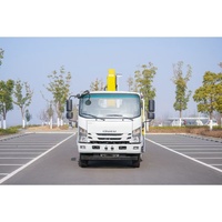 Grúa Montada en Camión Isuzu 4x2, 5 Toneladas, Pluma Telescópica de 4 Secciones, Grúa Hidráulica para Carga, para Construcción y Logística