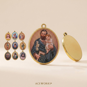 Medalla Católica |   Colgante Cristiano de Acero Inoxidable con Baño de Oro PVD de 18K, Esmaltado, con Imagen de Jesús y Marí<span class=keywords><strong>a</strong></span> |   Resistente al agua y sin deslustre - Product Image 5