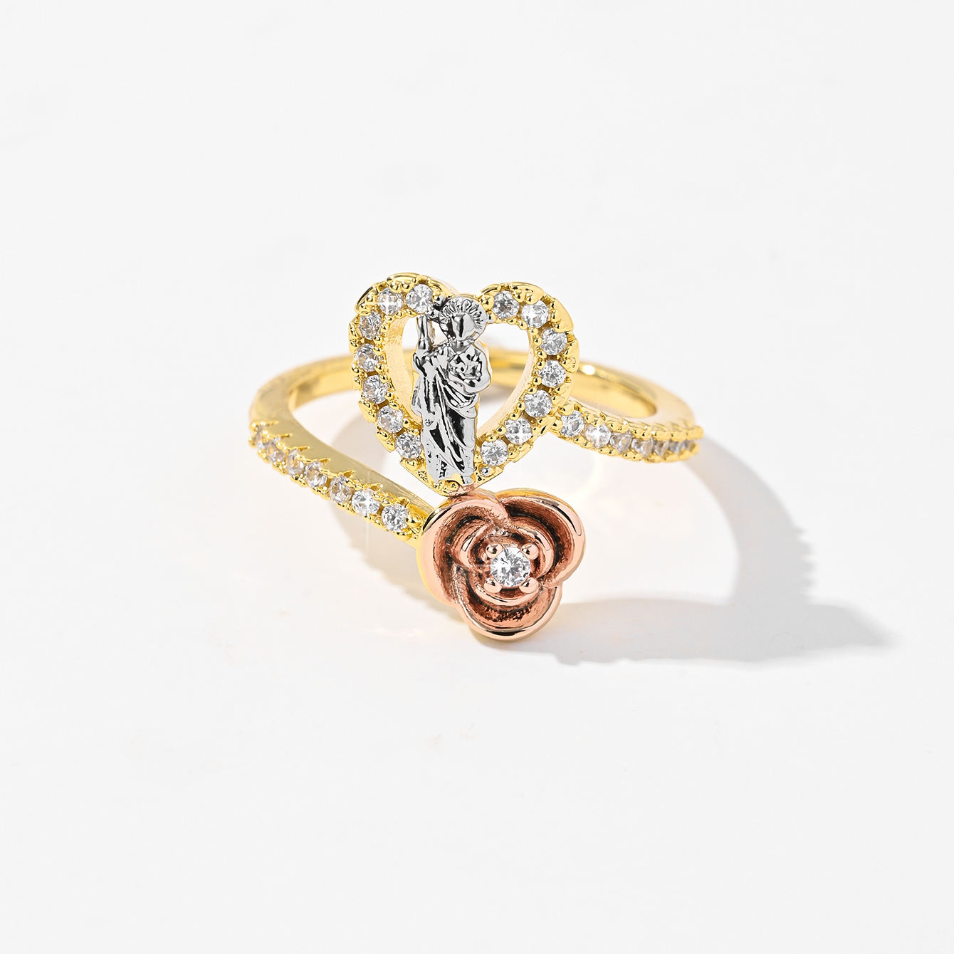 เพทายสีขาวสามสี