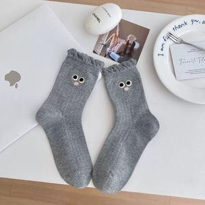 Chaussettes mi-mollet pour femmes, motif dessin animé mignon, grands yeux, en dentelle, absorbantes, polyvalentes, pour l'automne et l'hiver - Product Image 4