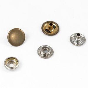 ขนาดปรับแต่งได้ วัสดุปรับแต่งได้ ความยืดหยุ่นดี ป้องกันสนิม ทนทานต่อการใช้งานประจำวัน อุปกรณ์เสริมเสื้อผ้า กระดุมแป๊กขนาด 15 มม. แบบกำหนดเอง - Product Image 4