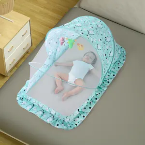 तह प्रकार के बच्चे के लिए बच्चे को बिस्तर मच्छर नेट और बिस्तर चंदवा के साथ मुद्रित भालू डिजाइन में हरे और गुलाबी रंग
