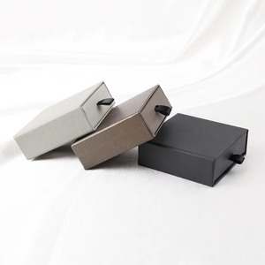 Boîtes à bijoux en papier bon marché en stock vente en gros de bijoux avec logo personnalisé en carton orange marron bleu rouge blanc noir logo personnalisé - Product Image 3