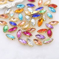 2026 Strass floral NAVETTE en acrylique, écologique, à base dorée, à coudre, avec griffes de fixation, forme marquise et motif panier de fleurs, pour vêtements
