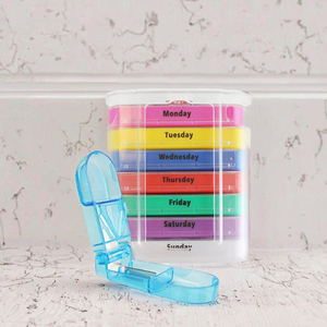 Boîte à pilules hebdomadaire portable en plastique avec 21 compartiments, organisateur de médicaments 3 fois par jour, étui de voyage personnalisé pour vitamines et médicaments MEMOSAN BS1025R - Product Image 2