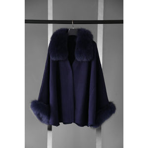 เสื้อคลุมแคชเมียร์ผู้หญิงสุดหรูสำหรับฤดูหนาว ผ้าขนสัตว์ผสม อุ่นสบาย ผ้าคลุมไหล่หรูหรา แต่งขอบขนเฟอร์เทียมลายฟ็อกซ์ - Product Image 6