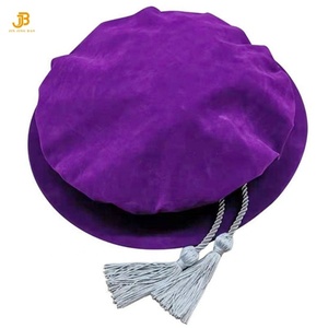 Vente en gros Chapeau de doctorat en velours noir de style britannique de luxe unisexe Bonnet Tudor/Beefeater Graduation Doctoral Tam - Product Image 2