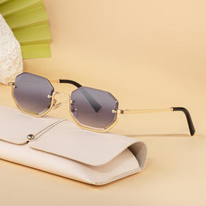 Lunettes de soleil personnalisées pour femmes, verres PC UV400, style Instagram, monture demi-cerclée dorée, lunettes de soleil tendance pour femmes - Product Image 4