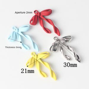 Simple aleación Spray pintado cinta arco colgante encantos DIY pulsera collar y otros accesorios - Product Image 2