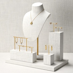 Expositor de joyería de alta gama personalizado, soporte para pendientes, collares y colgantes, expositor de mostrador para joyería. - Product Image 3