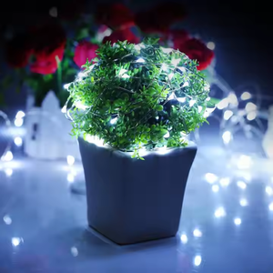Luces de hadas de alambre de cobre con pilas de 1m y 10 <span class=keywords><strong>LED</strong></span> Luces de cadena estrelladas de Navidad con CR2032 para decoraciones festivas - Product Image 4