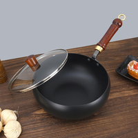 Wok en fer épaissi sans revêtement, grande poêle à frire, poignée en bois, couvercle en verre/bois, design moderne – Offre spéciale AMZ