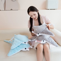 Peluche Manta Ray Mignonne, Douce et Moelleuse, Poupée Requin Rembourrée, Coussin Décoratif Animal Marin pour Canapé et Chambre