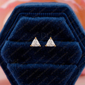 Boucles d'oreilles halo en argent avec moissanite taille triangle 1,40 CT, deux-en-un, pour fiançailles, mariage, anniversaire, fête, avec halo amovible - Product Image 6