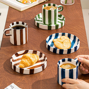 Tasse à eau en céramique de style nordique rétro, tasse à lait en céramique, tasse à cappuccino, tasse à café avec assiette à dessert - Product Image 1
