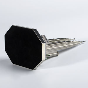 แบบจำลองงานศิลปะโลหะของชาวมาเลเซียรูปปั้นโลหะหอคอยคู่แบบสั่งทำของที่ระลึกที่มีชื่อเสียง - Product Image 4