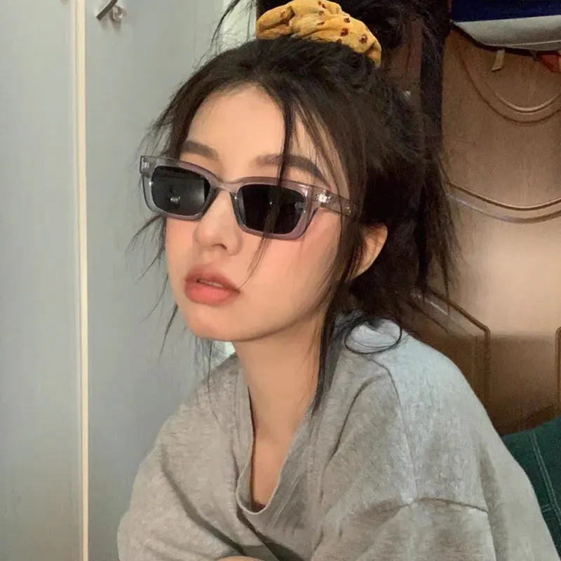 Jenny's Dezelfde Zonnebril Dames 2024 Nieuwe Zonnebril Europese En Amerikaanse Retro Kleine Frame Koreaanse Mode Cat 'S Eye Brillen
