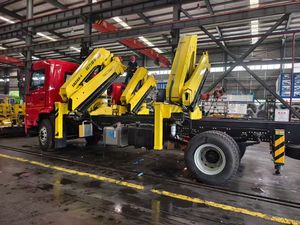 Grúa Hidráulica Urbana de Trabajo Ligero, Alta Eficiencia, 8 Toneladas, Pluma Plegable de 4 Secciones - Product Image 6