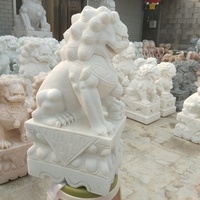 Statue de Foo Dog, statue de lion orientale traditionnelle, sculptée à la main, en marbre blanc, statues de Foo Dog en vente