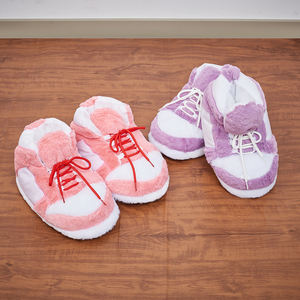 Уютные плюшевые домашние и уличные теплые меховые тренировочные тапочки стильные кроссовки для зимы - Product Image 4