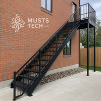 Escalier extérieur en acier sur mesure pour balcon résidentiel, fabrication architecturale, support technique