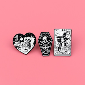 Sming Pins <span class=keywords><strong>bruja</strong></span> esmalte Pin esqueleto gato videojuego solapa insignia aleación Mori broche personalizado ropa mochila Accesorios - Product Image 1
